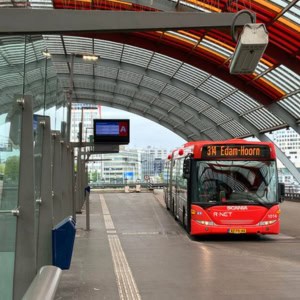 Bus leaving Amsterdam Central station which you can use with a Amsterdam Region Travel ticket.