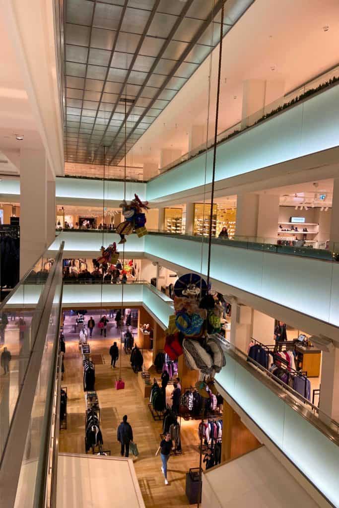 Sinterklaas his helpers at the Bijenkorf.
