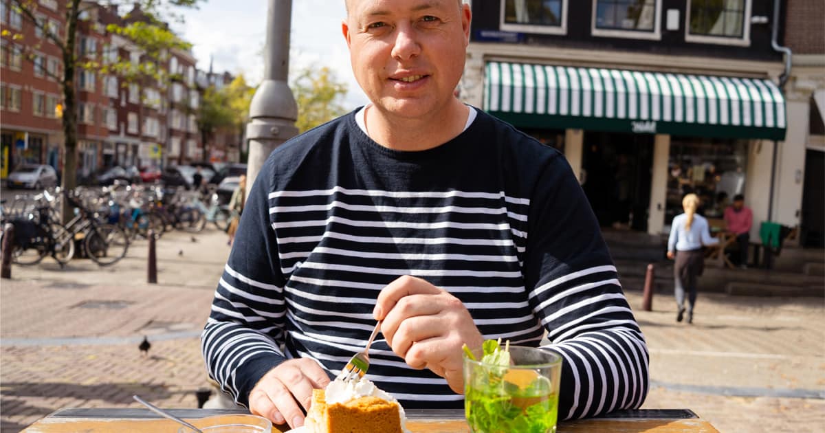 Gerrit eating Appel Pie in Amsterdam.