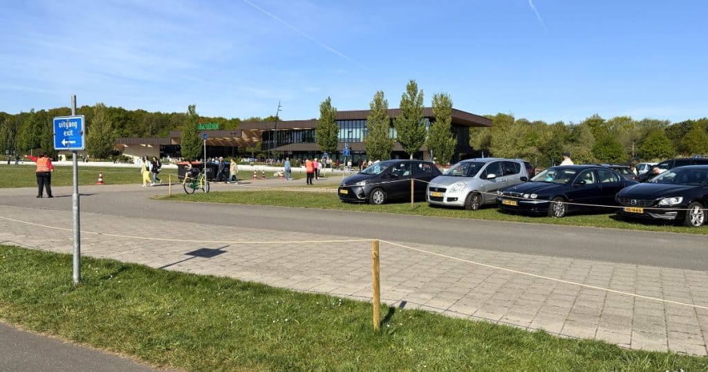 Keukenhof parking lot directly in front of the entrance.