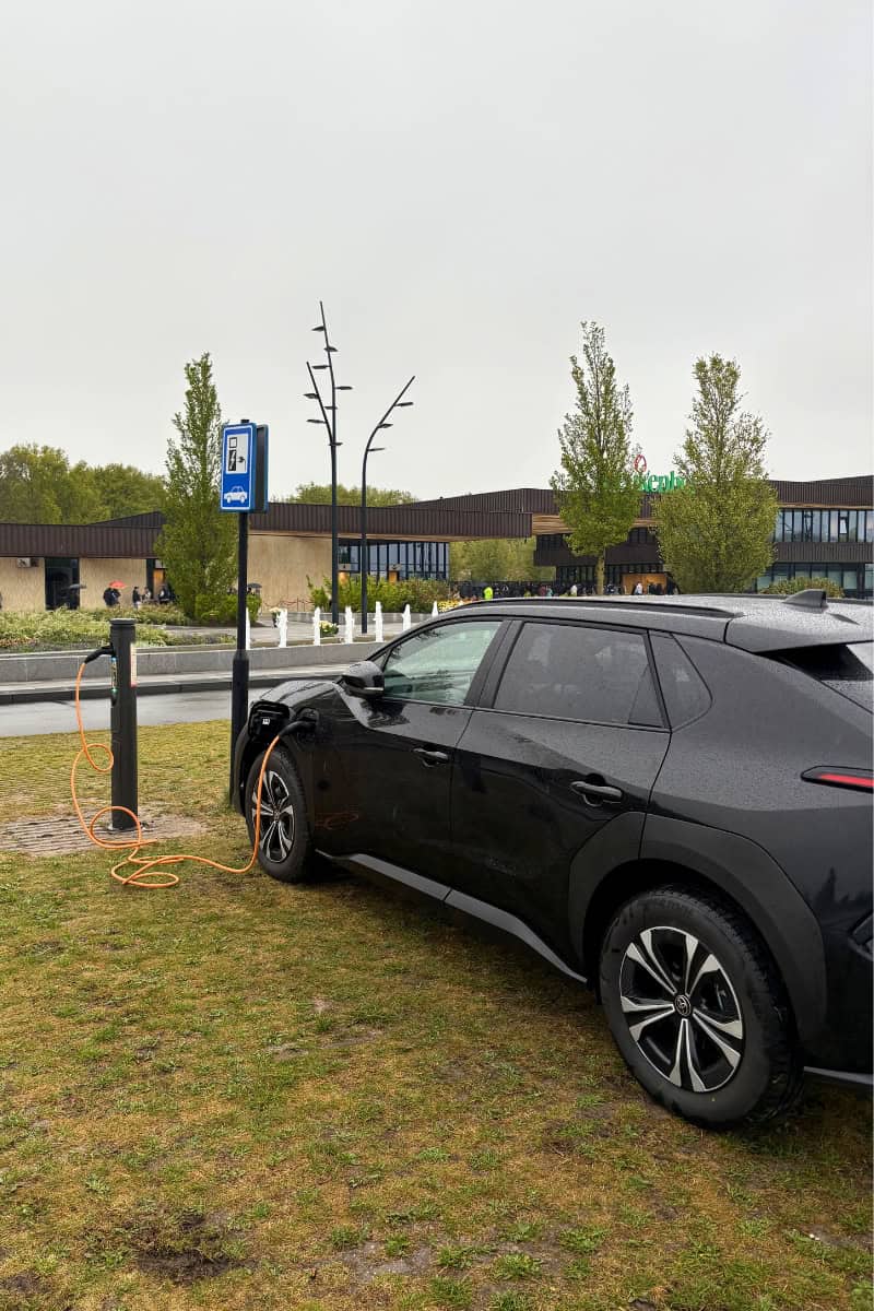 Keukenhof EV charging and parking.