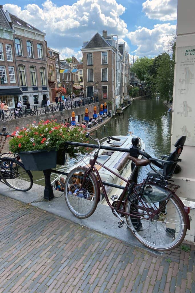 The beautiful canals of Utrecht.