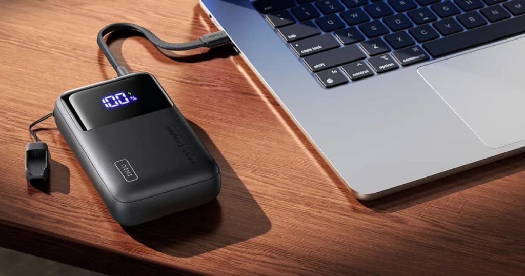 Iniu 20,000 mAh powerbank 65 watt.