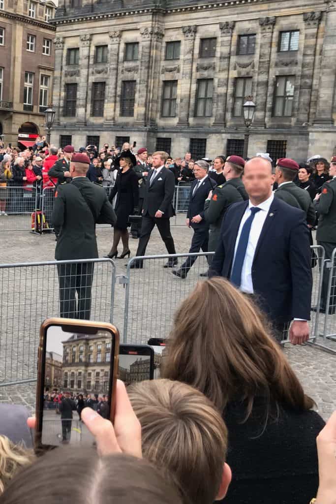 Royal family arriving to lay wrath at remembrance of the death.