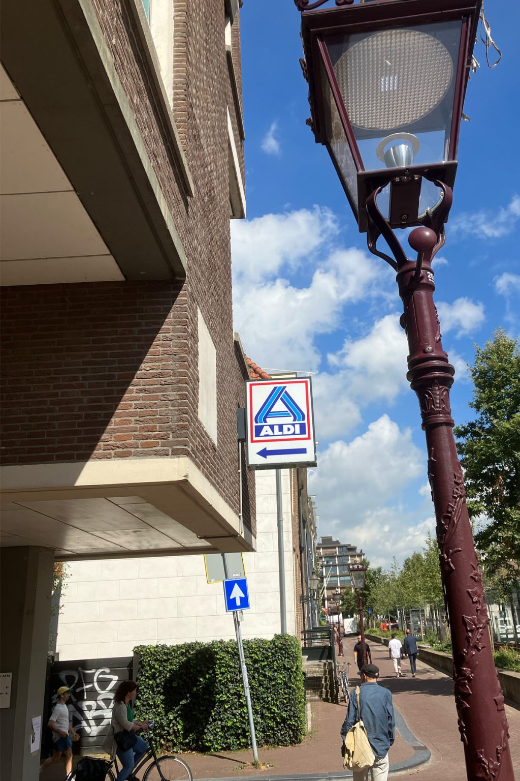 Amsterdam Supermarkets Where Locals Actually Shop 🧃