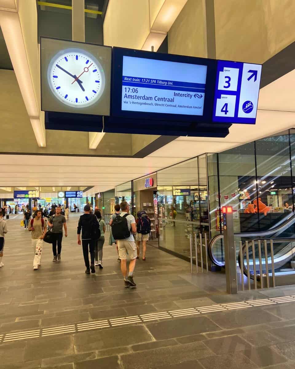 train-departure-screen-eindhoven-station Train departure screen Eindhoven station.